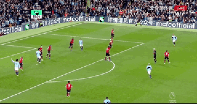 慕尼黑1860主席曾抱怨海纳未认出自己，拜仁球迷拉横幅回怼