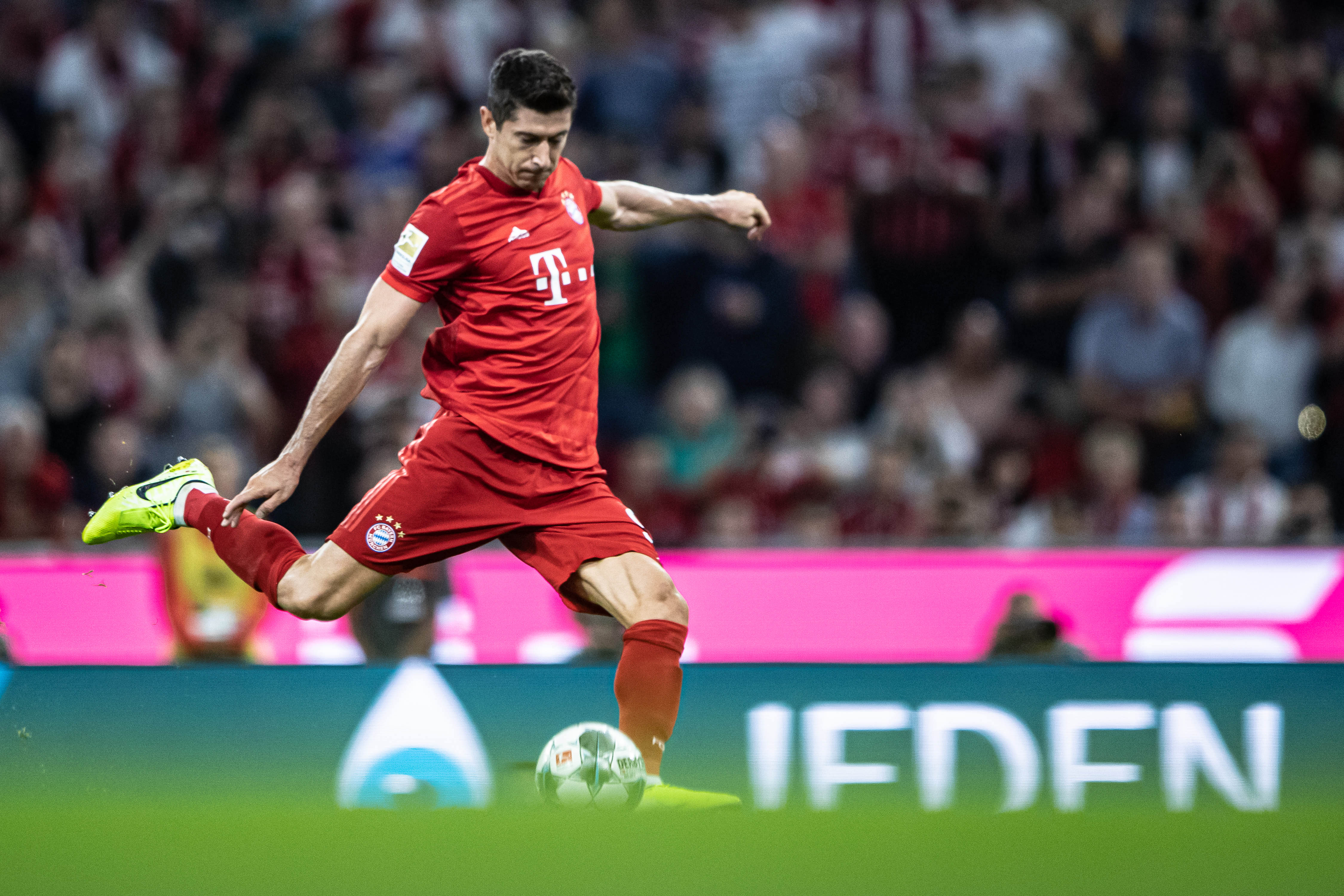 澳超半场：塔普破僵，图雷扳平，中央海岸水手1-1悉尼FC