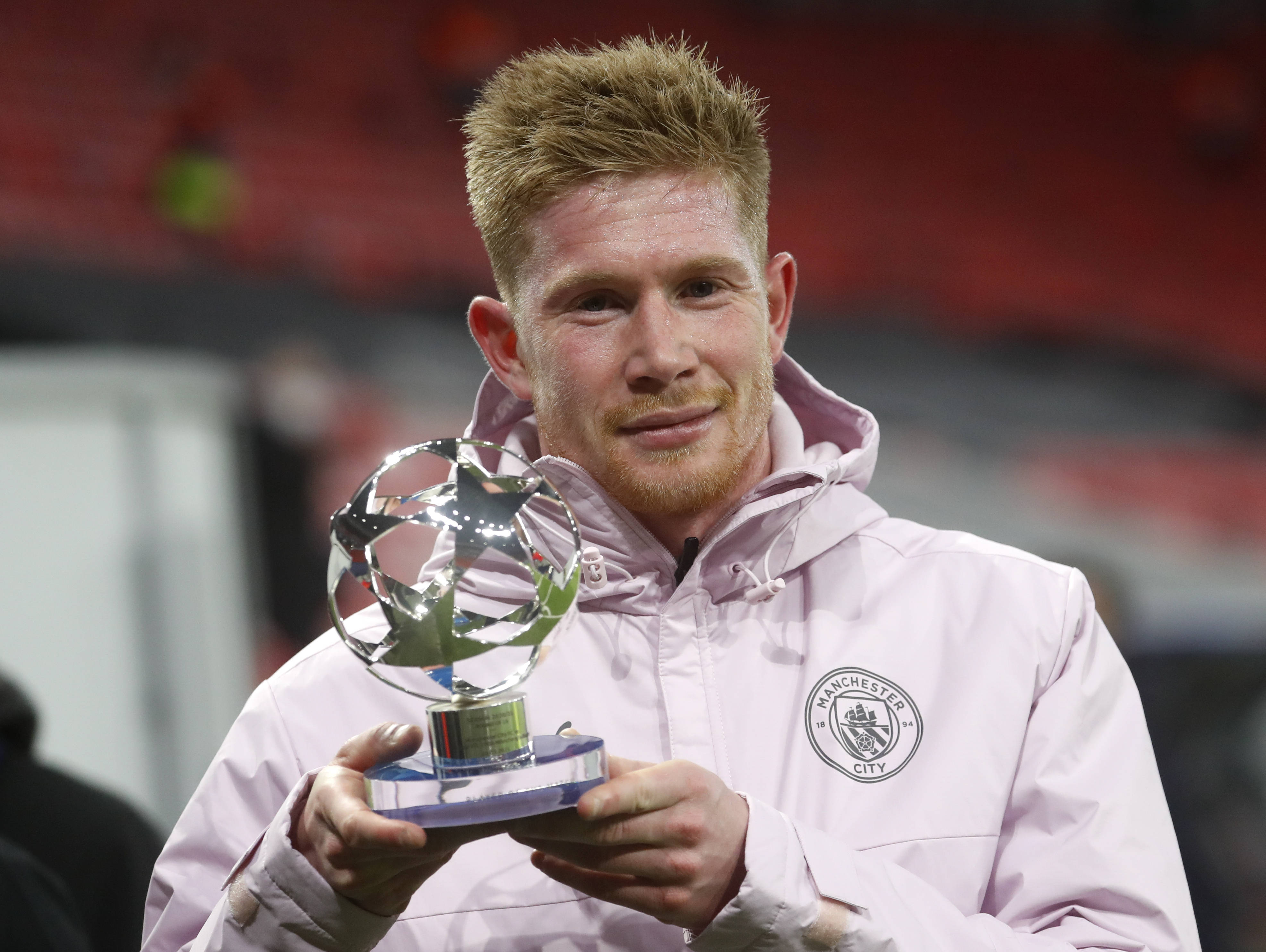 阿奇姆彭遭成都球迷种族歧视，队长王上源发文声援