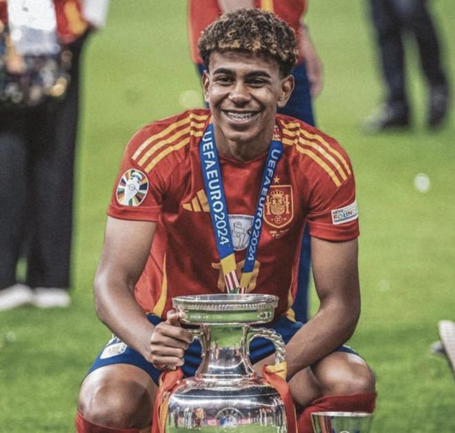 胡梅尔斯：按照目前的中卫市场，施洛特贝克有很多的机会